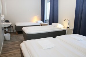 Iron/ironing board, free WiFi, bed sheets