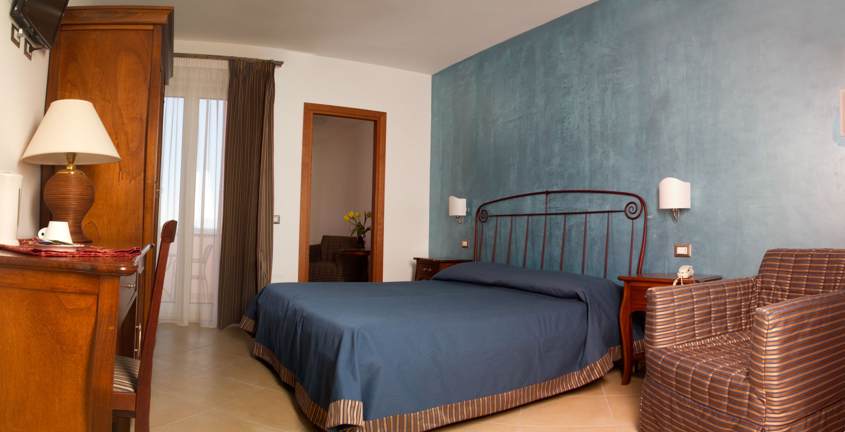 Double Room, Sea View | Premium bedding, minibar, in-room safe, desk