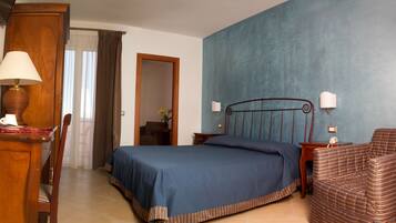 Camera doppia, vista mare | Biancheria da letto di alta qualità, minibar, una cassaforte in camera