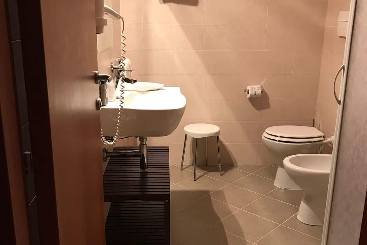 double room, sea view | bathroom | shower, free toiletries, hair dryer, bidet