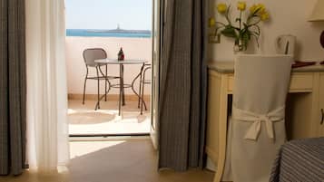 Double Room, Sea View | Premium bedding, minibar, in-room safe, desk
