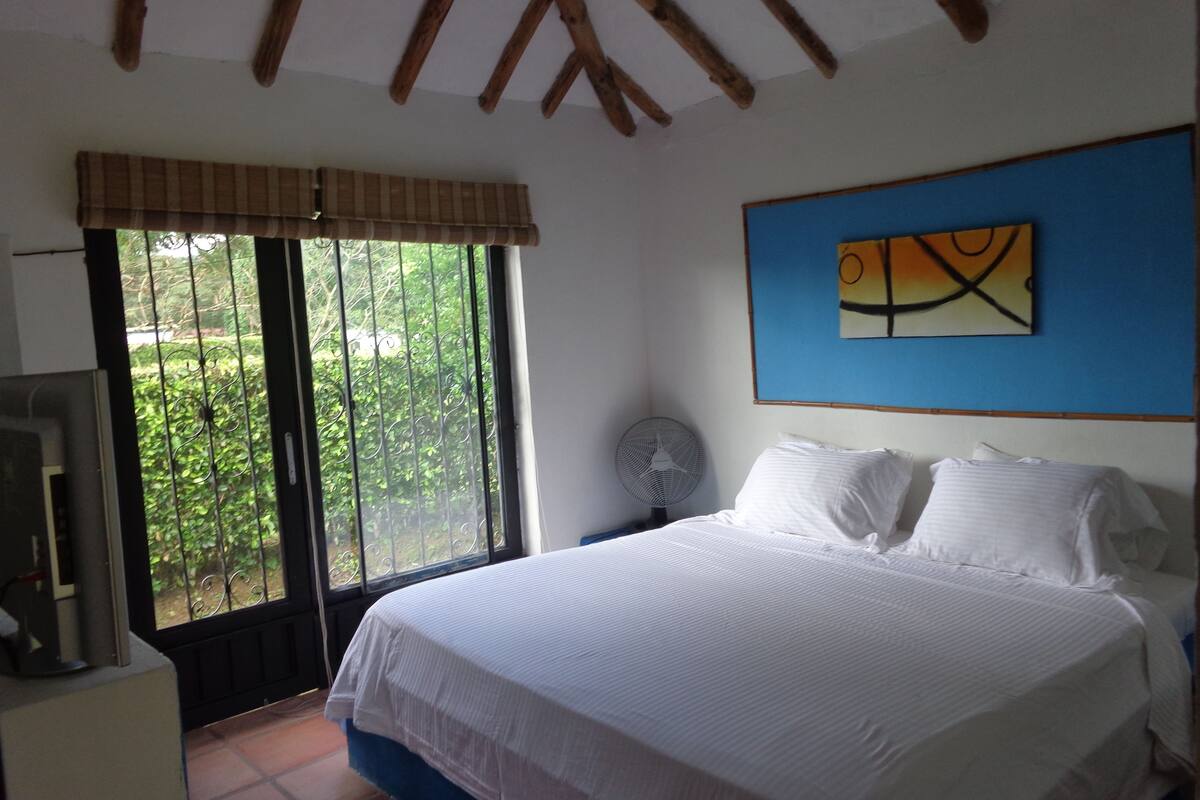 2 bedrooms, premium bedding, minibar, individually decorated