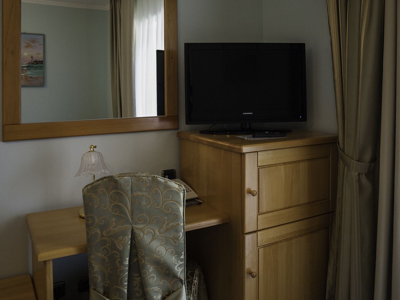 standard double room, park view | hypo-allergenic bedding, minibar, in-room safe, desk