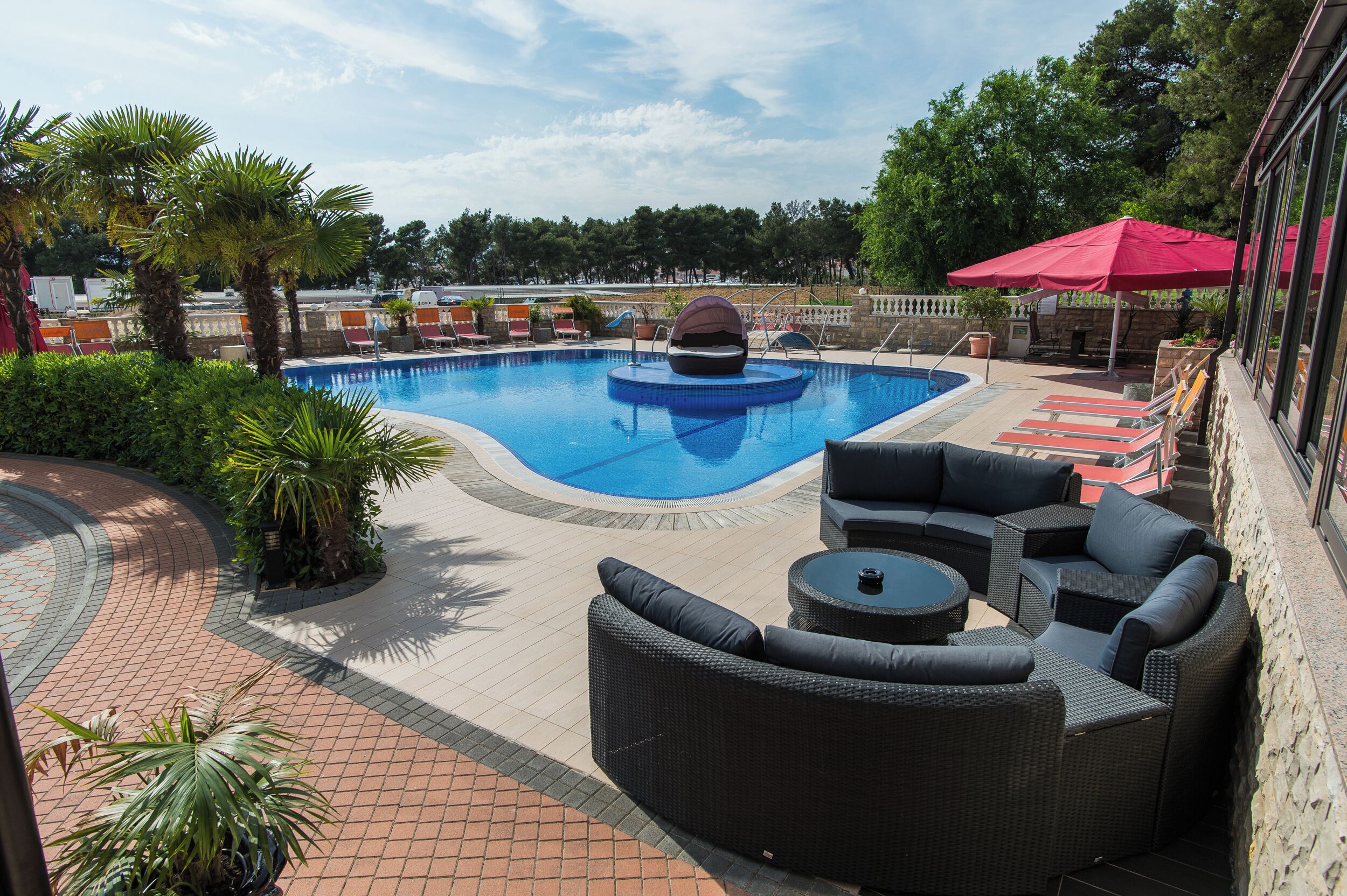 Außenpool (je nach Saison geöffnet), Cabañas (kostenlos), Sonnenschirme