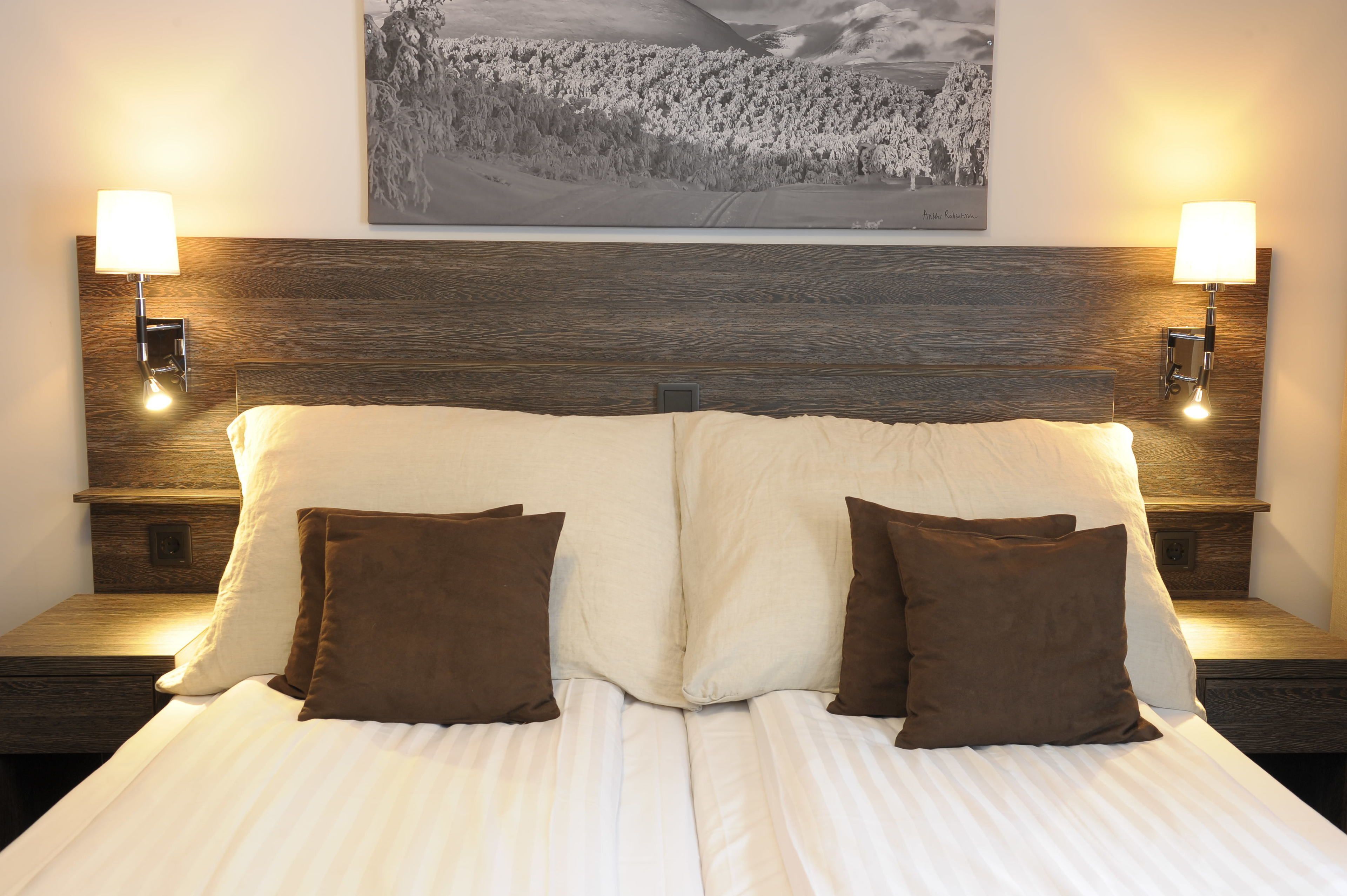 Camera Standard con 2 letti singoli, 2 letti singoli (Incl. Spa Access) | Una scrivania, postazione laptop, tende oscuranti, ferro/asse da stiro