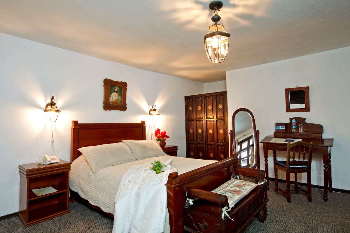 Habitación Premium con 1 cama doble o 2 individuales | 1 dormitorio, ropa de cama de alta calidad, edredones de plumas