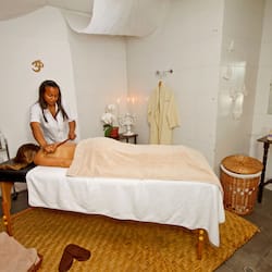 Couples treatment room(s), sauna, hot tub, steam room