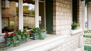 Exterior - Beausejour (Nevers)
