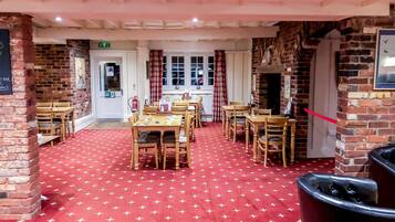 Breakfast, lunch, dinner served; Modern European cuisine