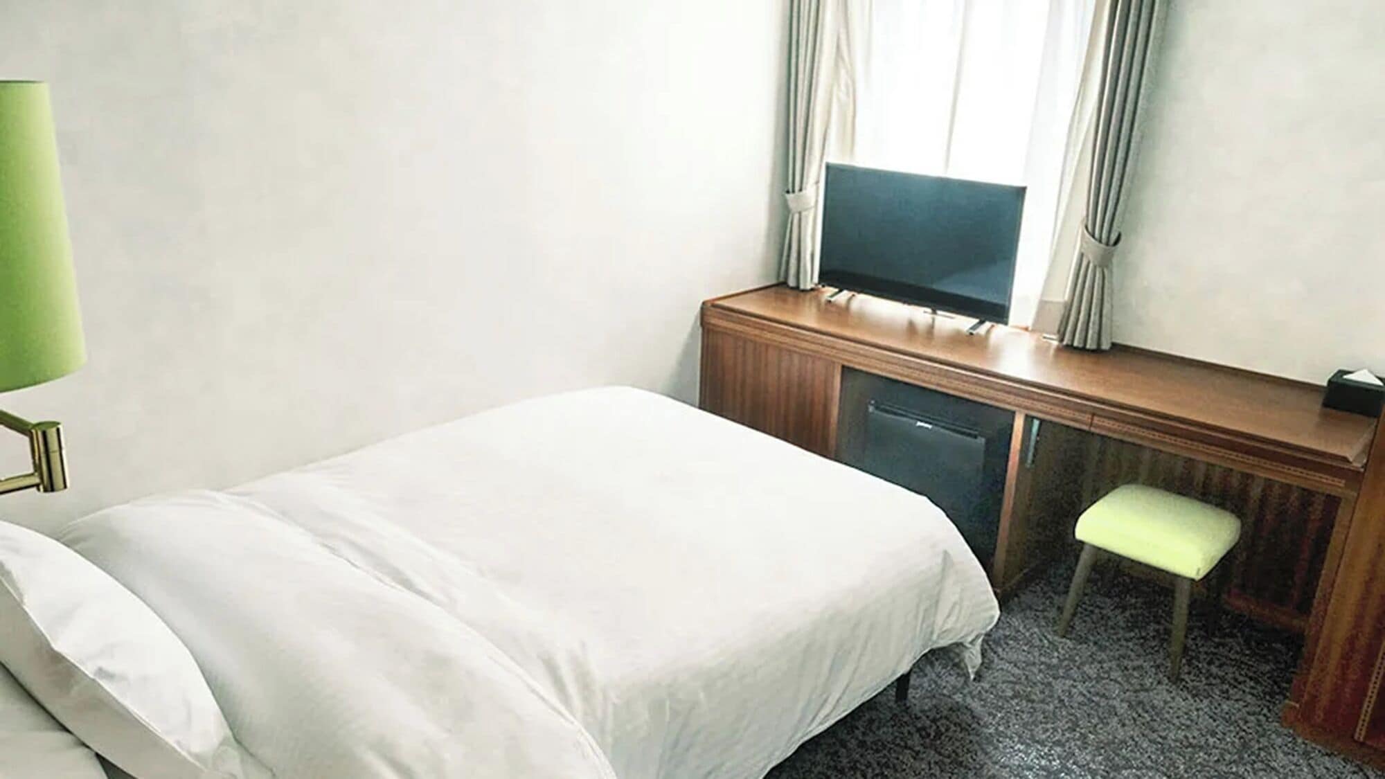 Down comforters, desk, blackout drapes, free WiFi