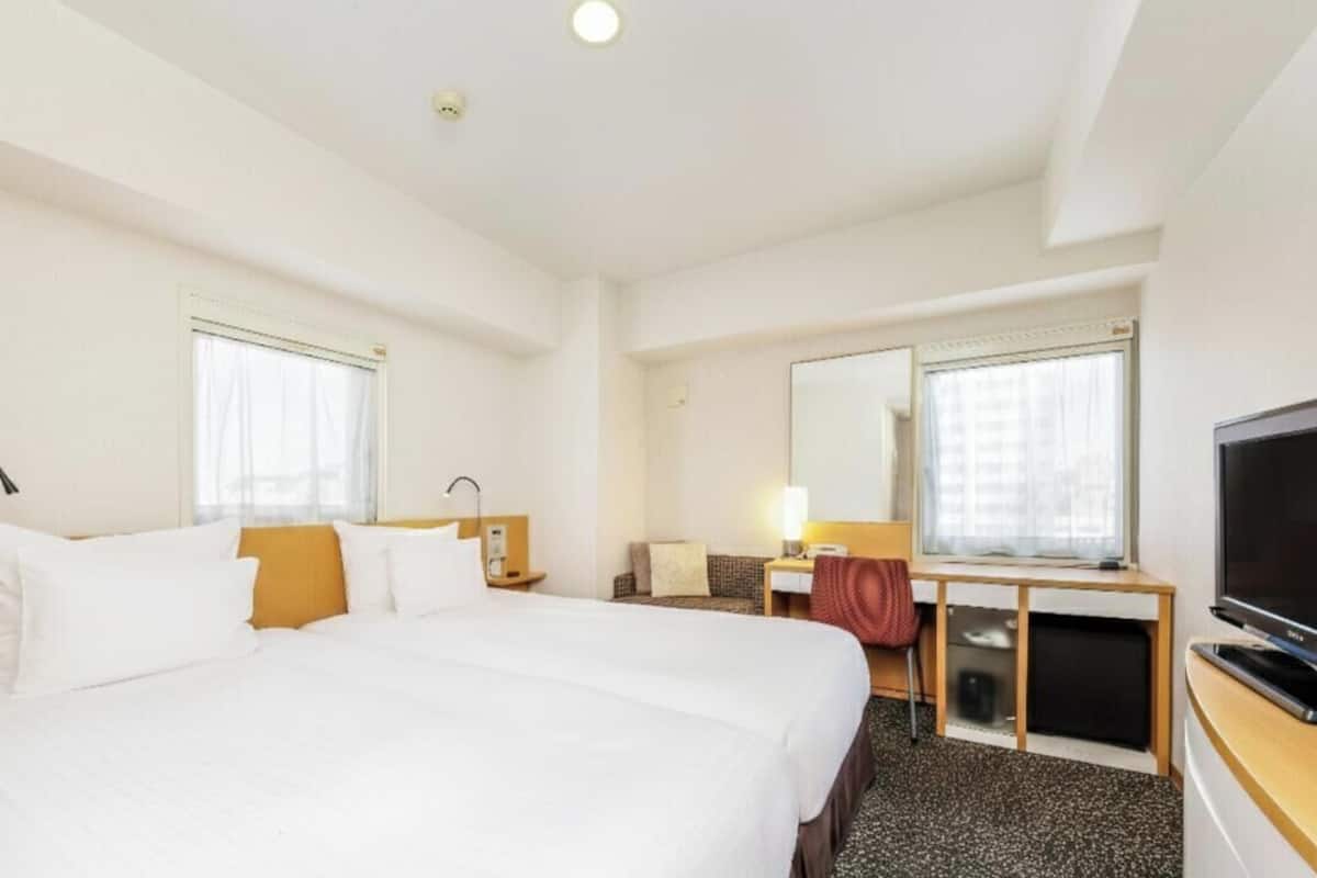 책상, 암막 커튼, 방음 설비, 무료 WiFi