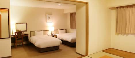 1 bedroom, down duvets, desk, blackout curtains