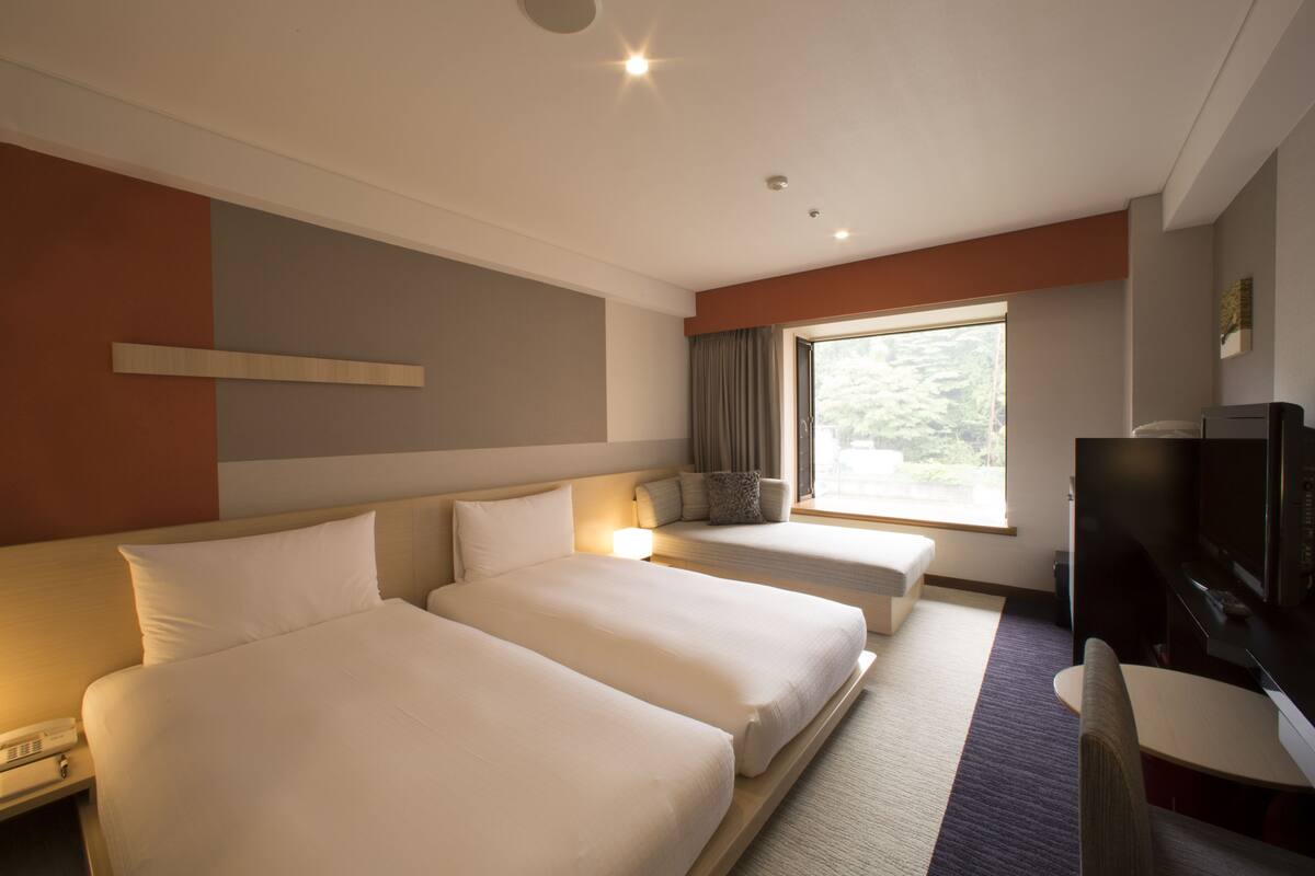 In-room safe, blackout curtains, free WiFi