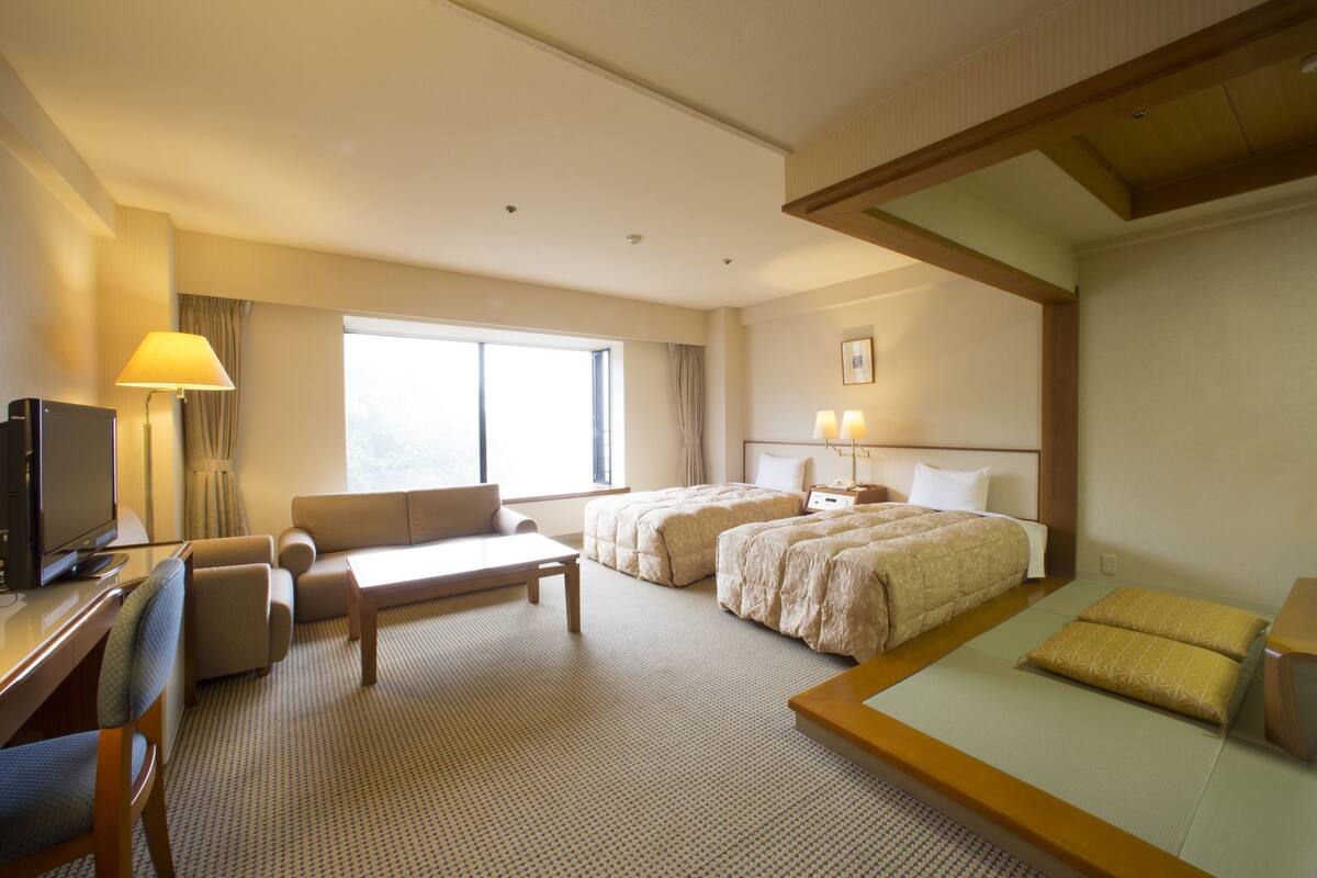 In-room safe, blackout curtains, free WiFi