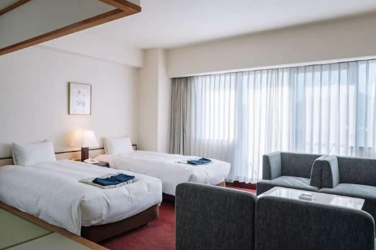 VÀrdeförvaringsskÄp pÄ rummet, mörklÀggningsgardiner och gratis wi-fi