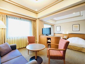 Habitación con 2 camas individuales, para no fumadores | Tabla de planchar con plancha, wifi gratis y ropa de cama