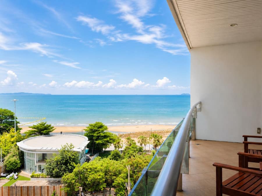 One bedroom Suite Seaview | Minibar, safe på rommet, blendingsgardiner og lydisolert