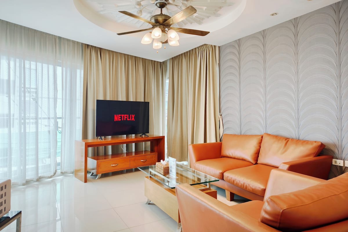 Two Bedroom Suite SeaView | Living area | LCD TV