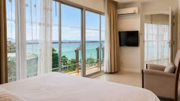 Two Bedrooms Panoramic Sea View | Minibar, in-room safe, blackout drapes, soundproofing