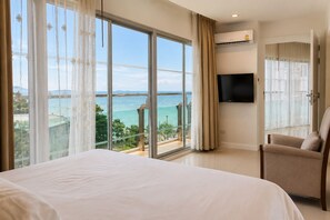 Two Bedrooms Panoramic Sea View | Minibar, in-room safe, blackout curtains, soundproofing - Royal Beach View Suites (Pattaya)