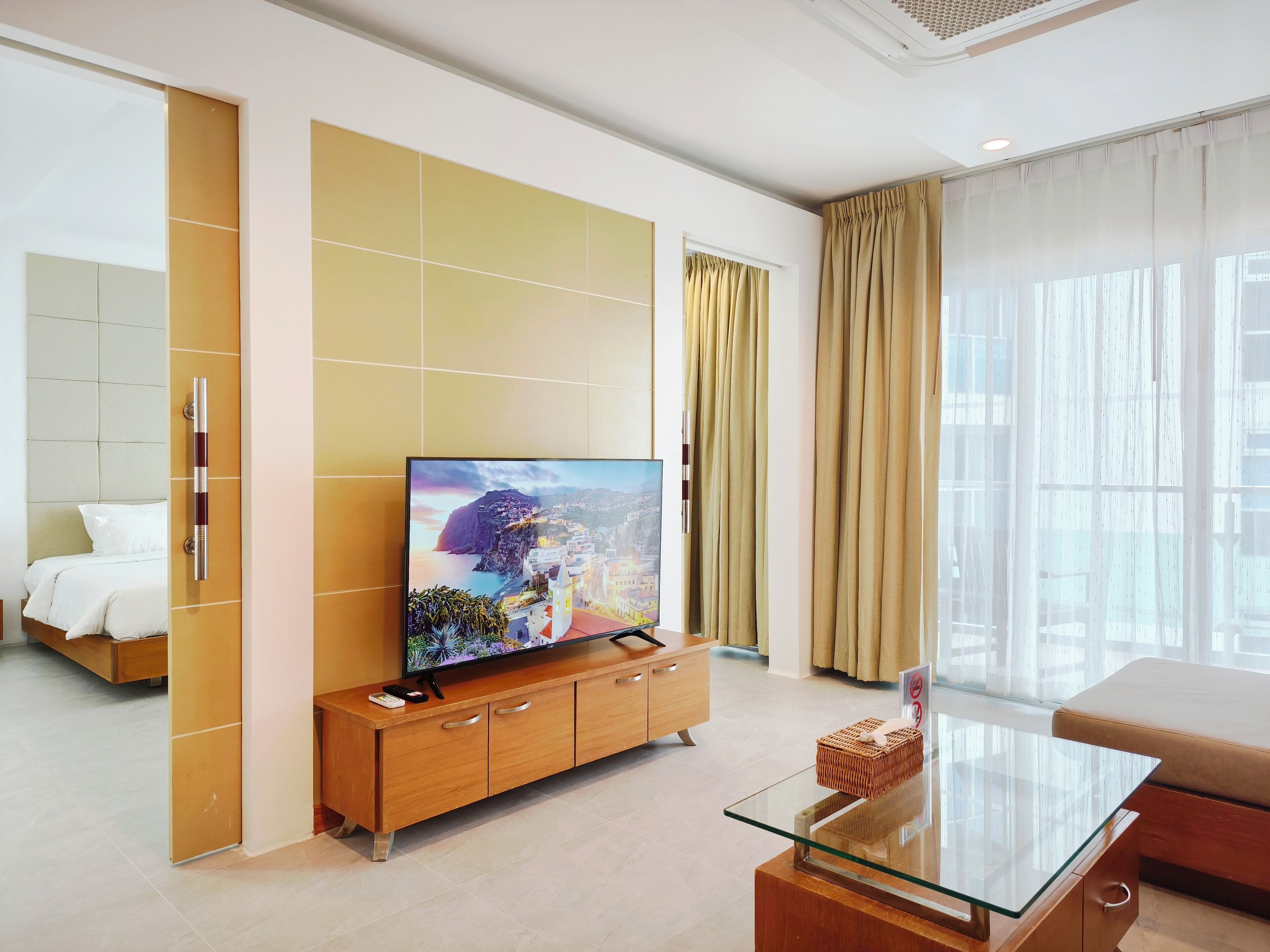 One bedroom Suite Seaview | 미니바, 객실 내 금고, 암막 커튼, 방음 설비