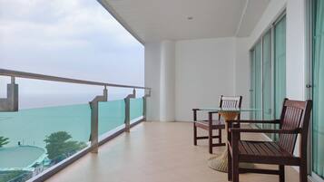 Family Suite Seaview | Pemandangan dari kamar