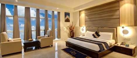 Premium Suite | Soundproofing, cribs/infant beds, rollaway beds, free WiFi