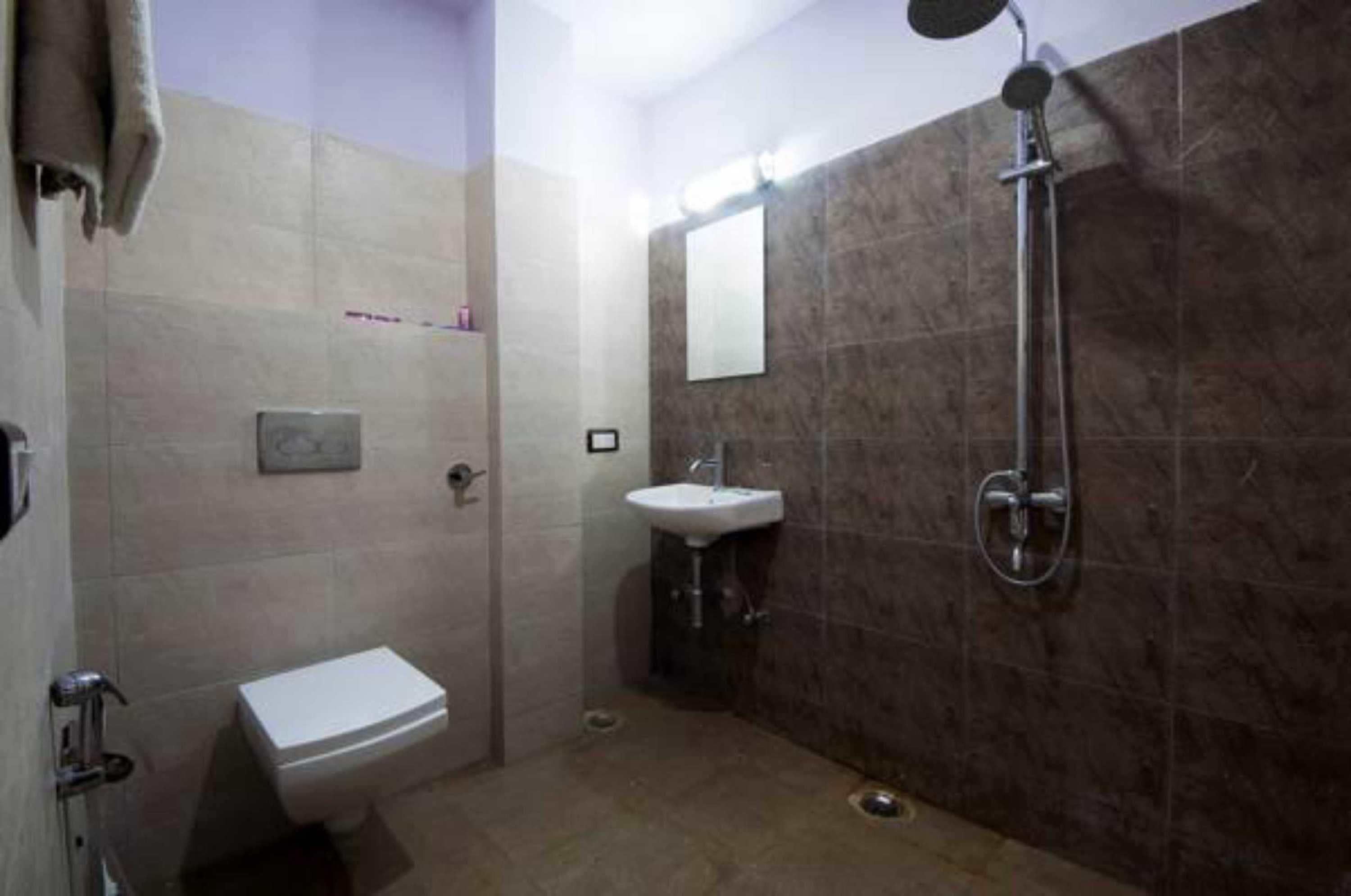 Photo - Hotel Airlift at Delhi Airport