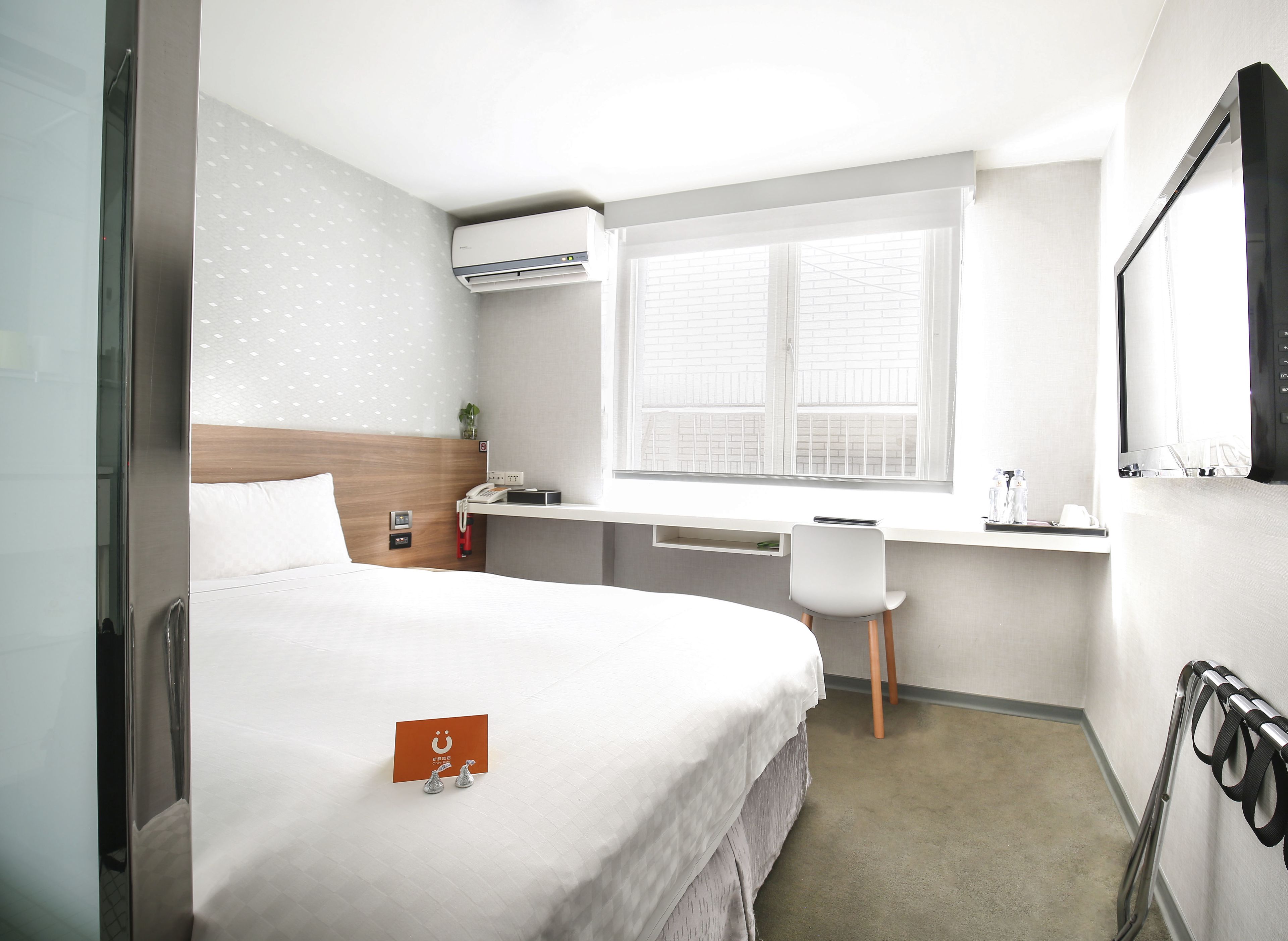 elite double room | free minibar, in-room safe, iron/ironing board, free wifi