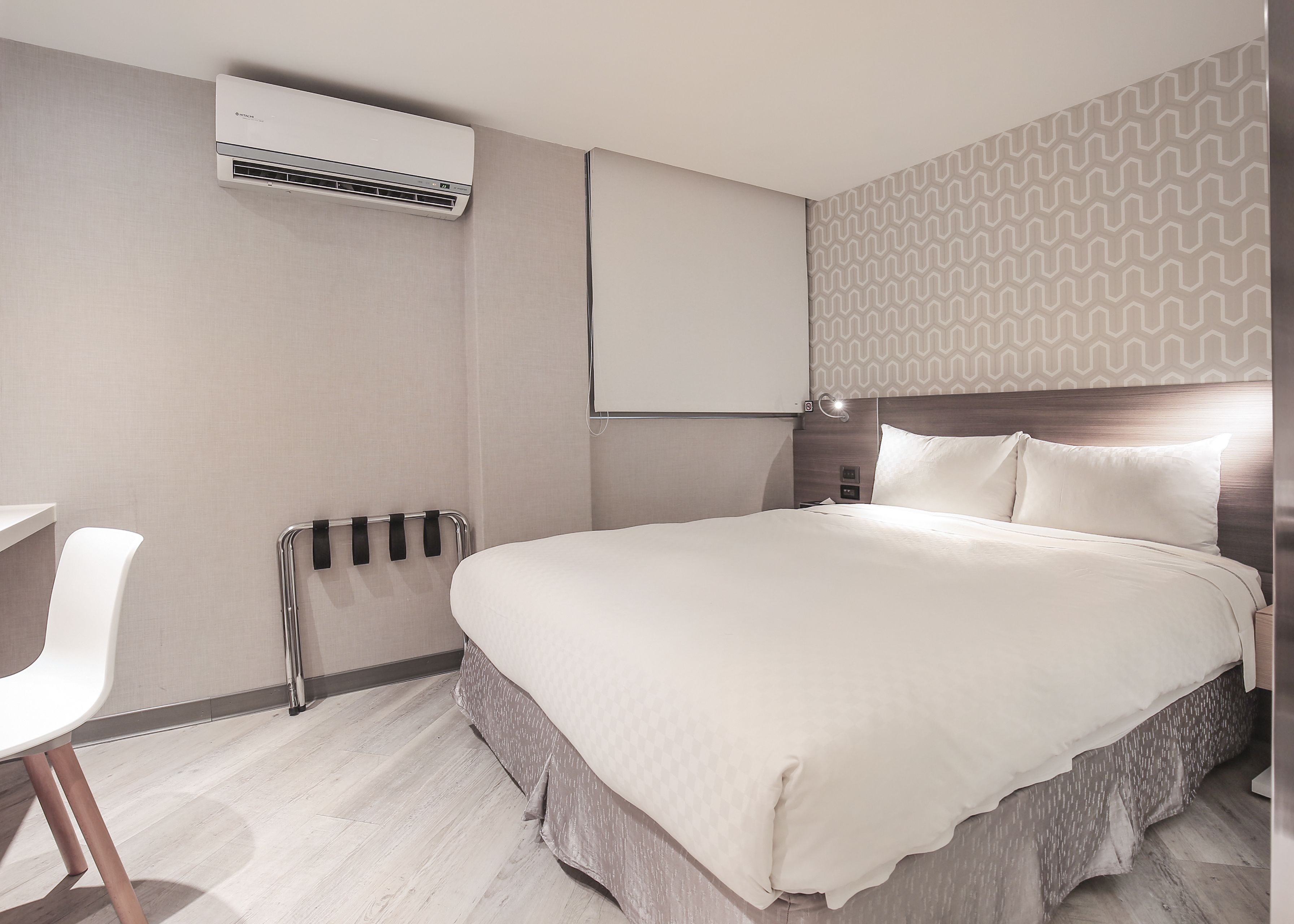 elite double room | free minibar, in-room safe, iron/ironing board, free wifi