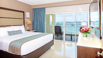 Suite Junior, 1 trÚs grand lit, coin cuisine, en front de mer | 1 chambre, literie de qualité supérieure, matelas mémoire de forme