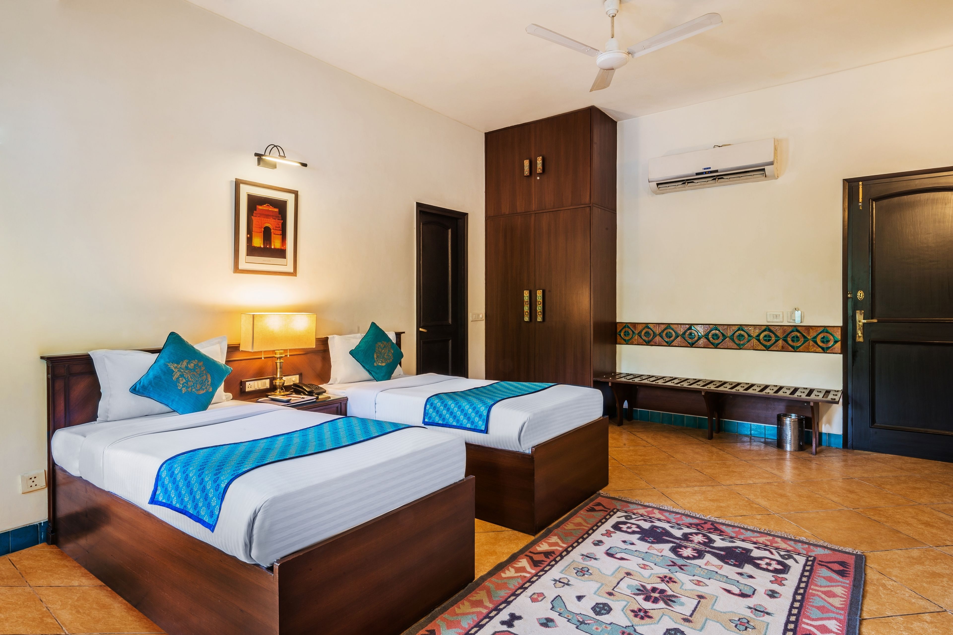 Foto - Home@F37 Kailash Colony Metro