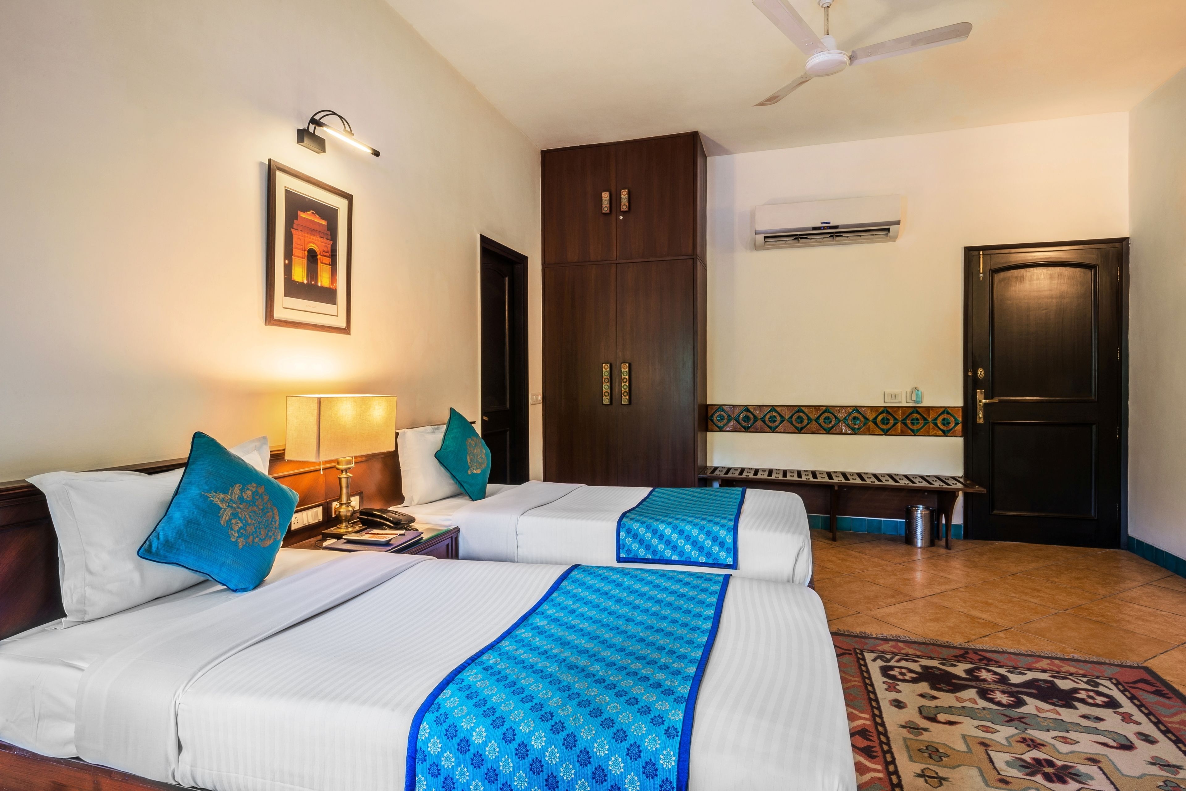 Foto - Home@F37 Kailash Colony Metro