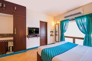 Superior Double Room, 1 Double Bed | Pillowtop beds, in-room safe, desk, blackout drapes - Home@F37 (New Delhi)