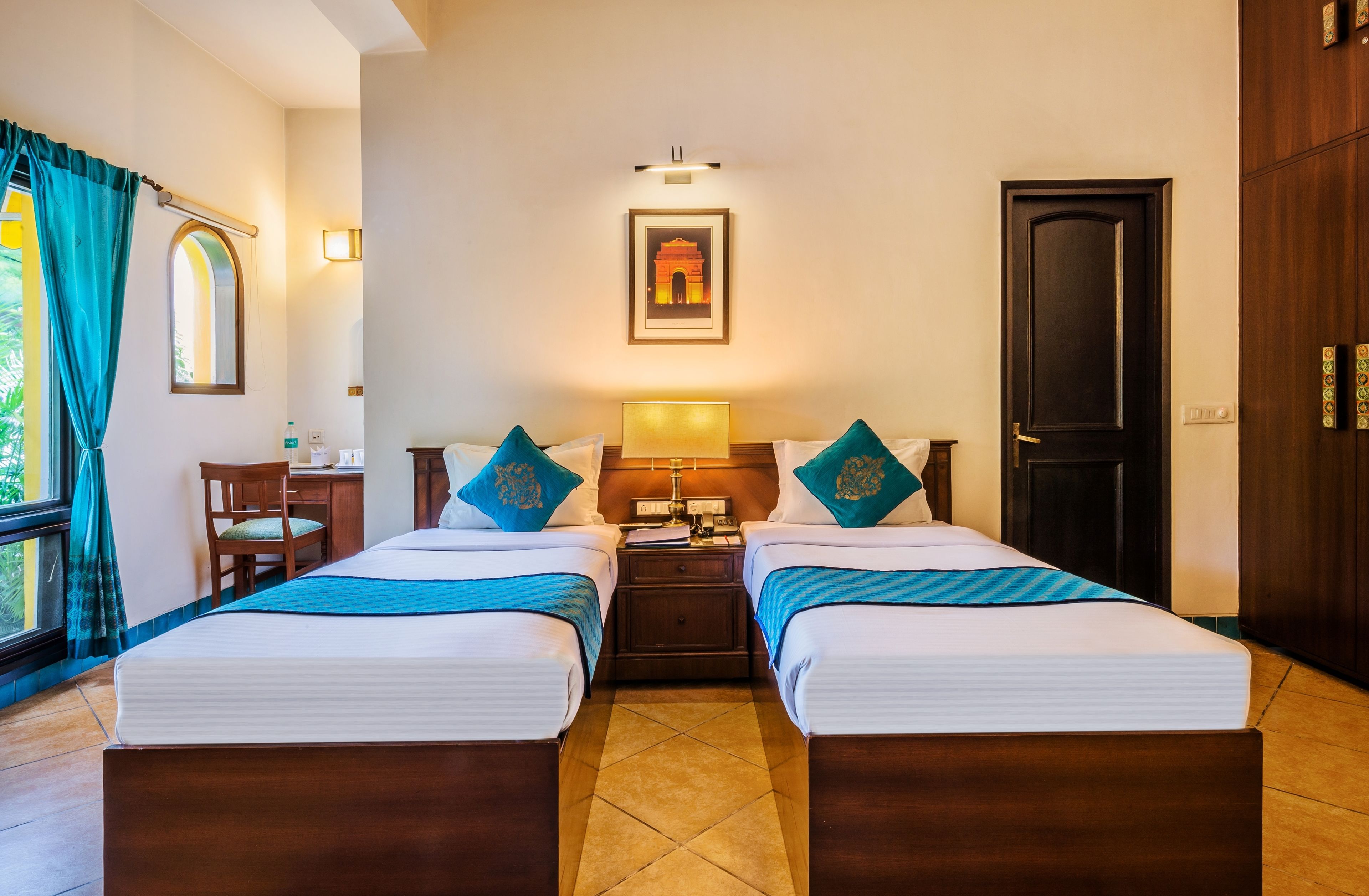 superior twin room, 2 single beds | 1 bedroom, pillow-top beds, in-room safe, desk