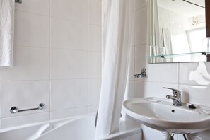 Einzelzimmer | Badezimmer