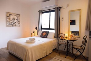 1 chambre, literie de qualité supérieure, matelas Select Comfort, bureau