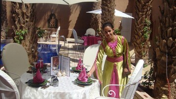 Breakfast, lunch, dinner served; pool views