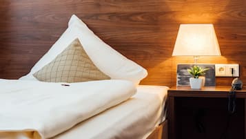 Standard Single Room | In-room safe, desk, blackout drapes, soundproofing