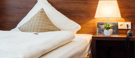 Yhden hengen standard-huone | Tallelokero huoneessa, työpöytä, pimennysverhot, äänieristys