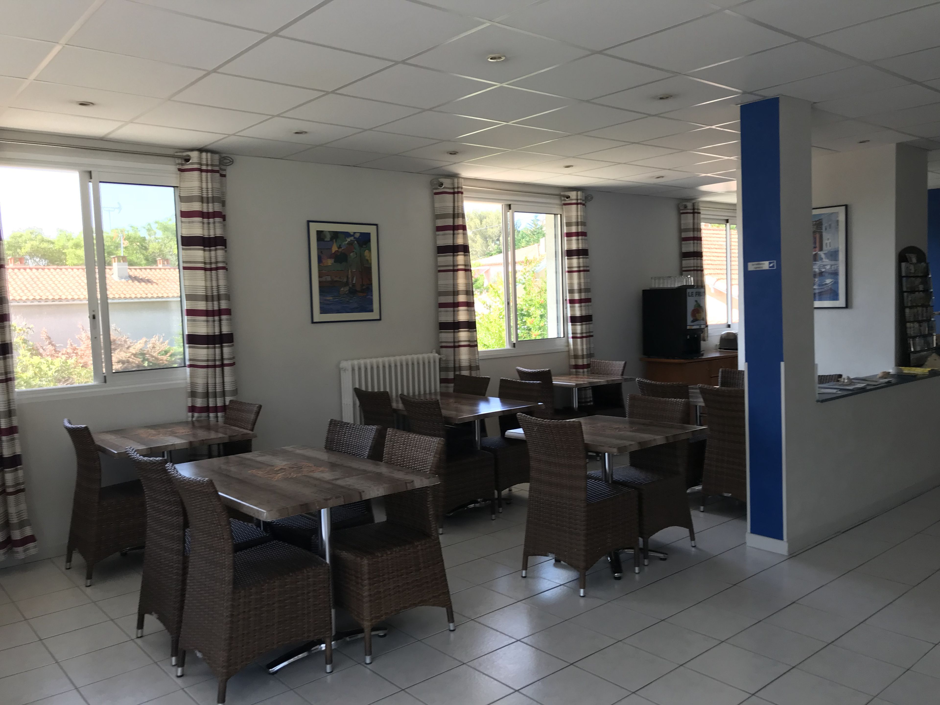 daily continental breakfast (eur 12.50 per person)