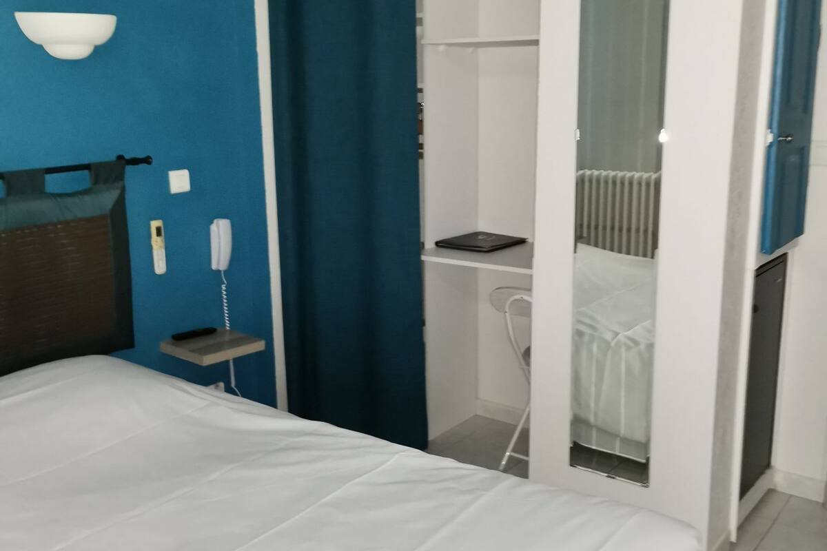 minibar, in-room safe, desk, blackout curtains