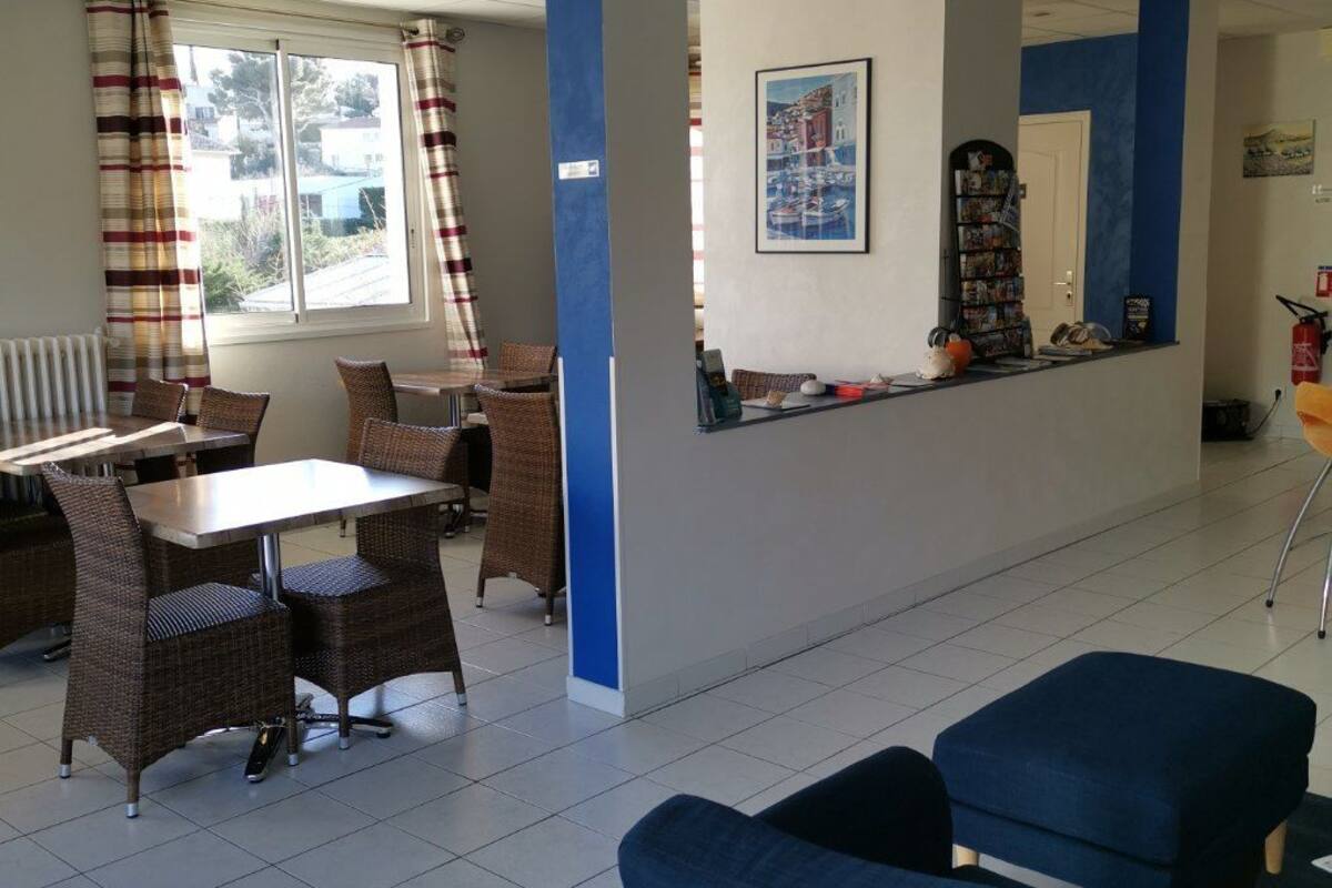 daily continental breakfast (eur 12.50 per person)