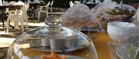 Colazione a base di specialità locali inclusa, servita tutte le mattine