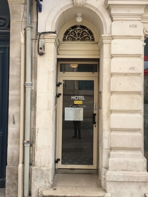 Entrée de l’hébergement