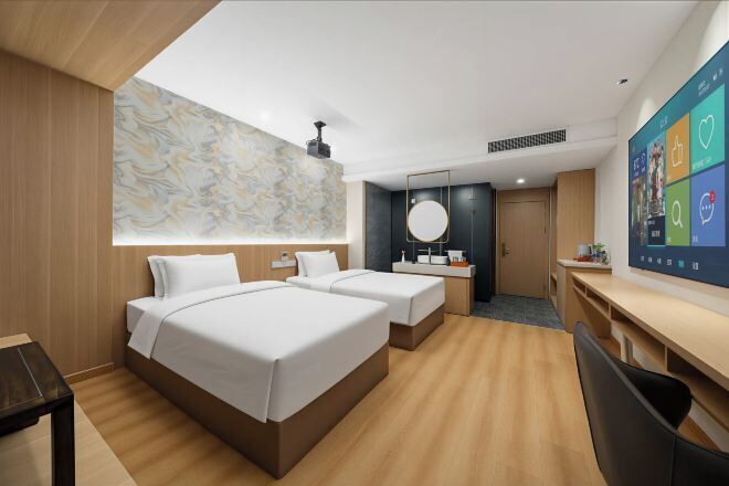 In-room safe, free wired internet, alarm clocks