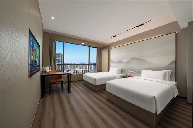 In-room safe, free wired internet, alarm clocks