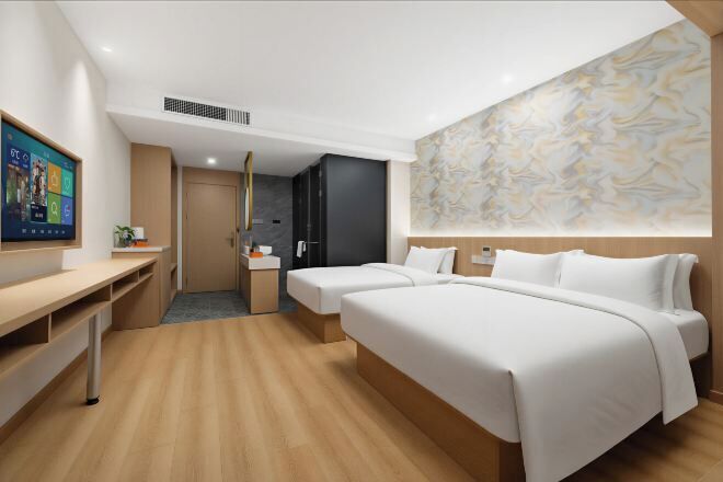 In-room safe, free wired internet, alarm clocks