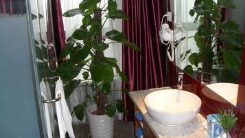 Suite | Lavabo de la salle de bain