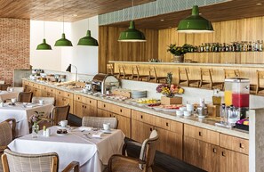 Petit déjeuner continental compris tous les jours